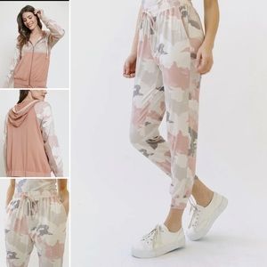 Women's Camouflage Jogger Pants/Jacket/Shorts